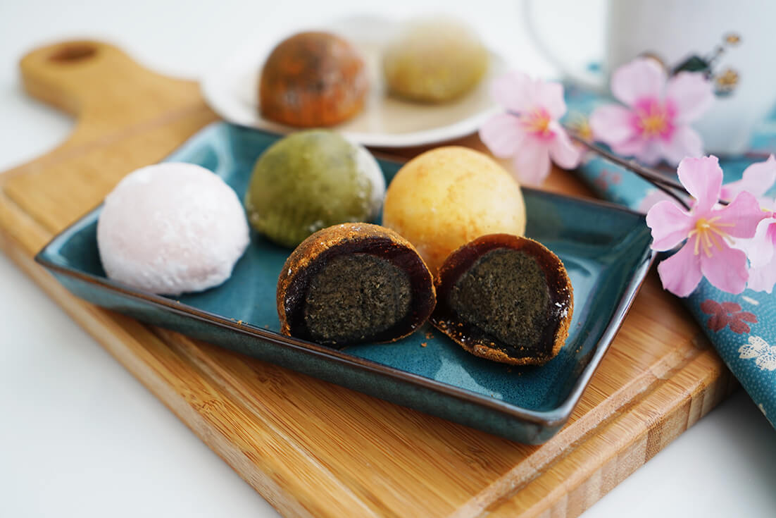 Sesame Mochi