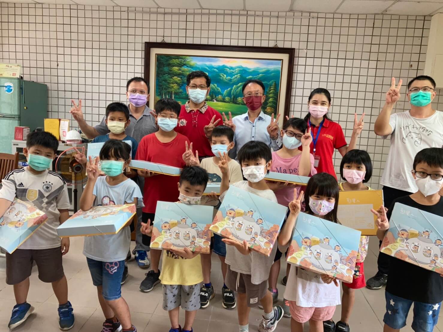UNDRED MACHINERY SUPPORTS CHARITY WORKS, MOONCAKES FOR CHILDREN IN REMOTE AREA